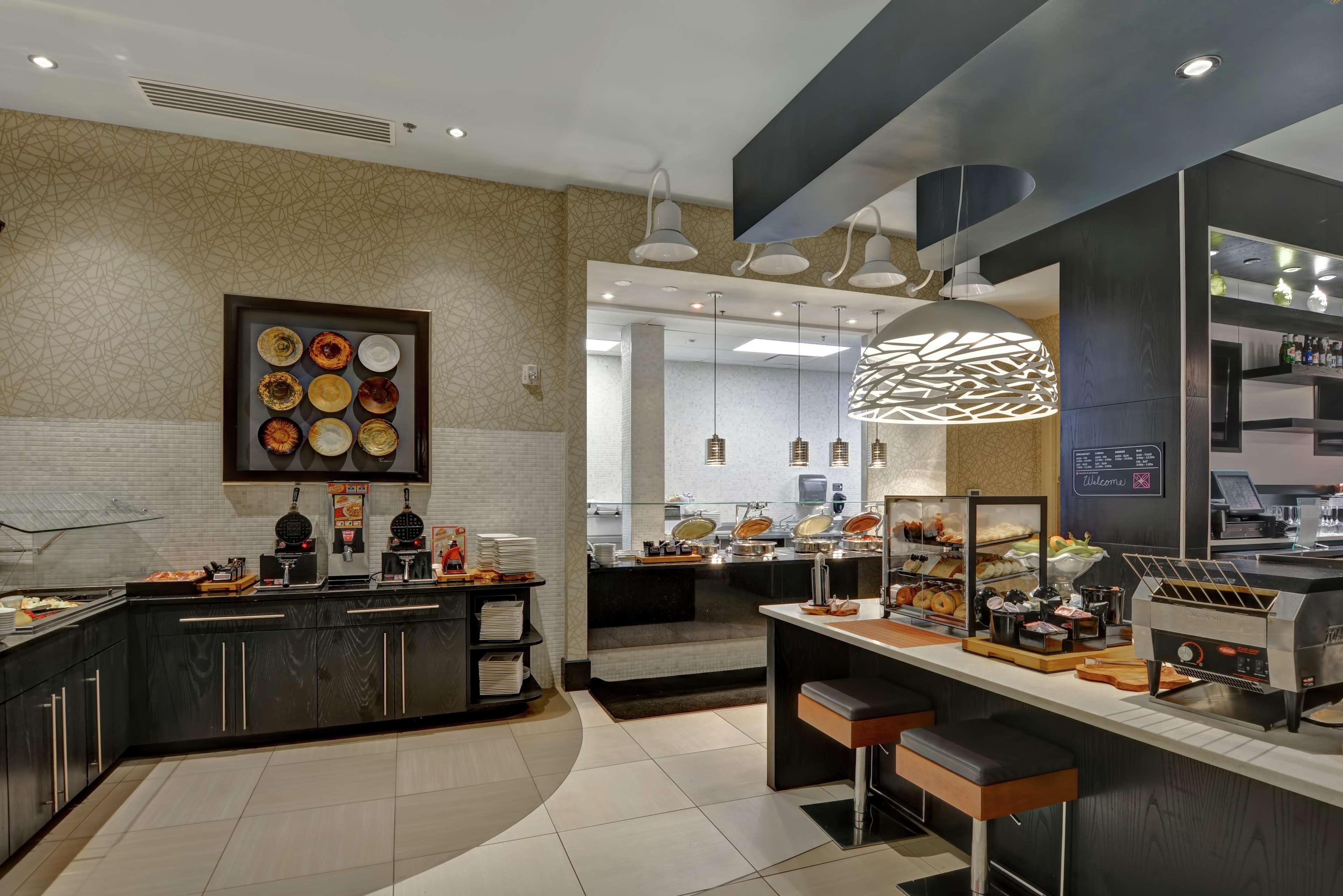 Hilton Garden Inn Raleigh/Crabtree Valley Extérieur photo