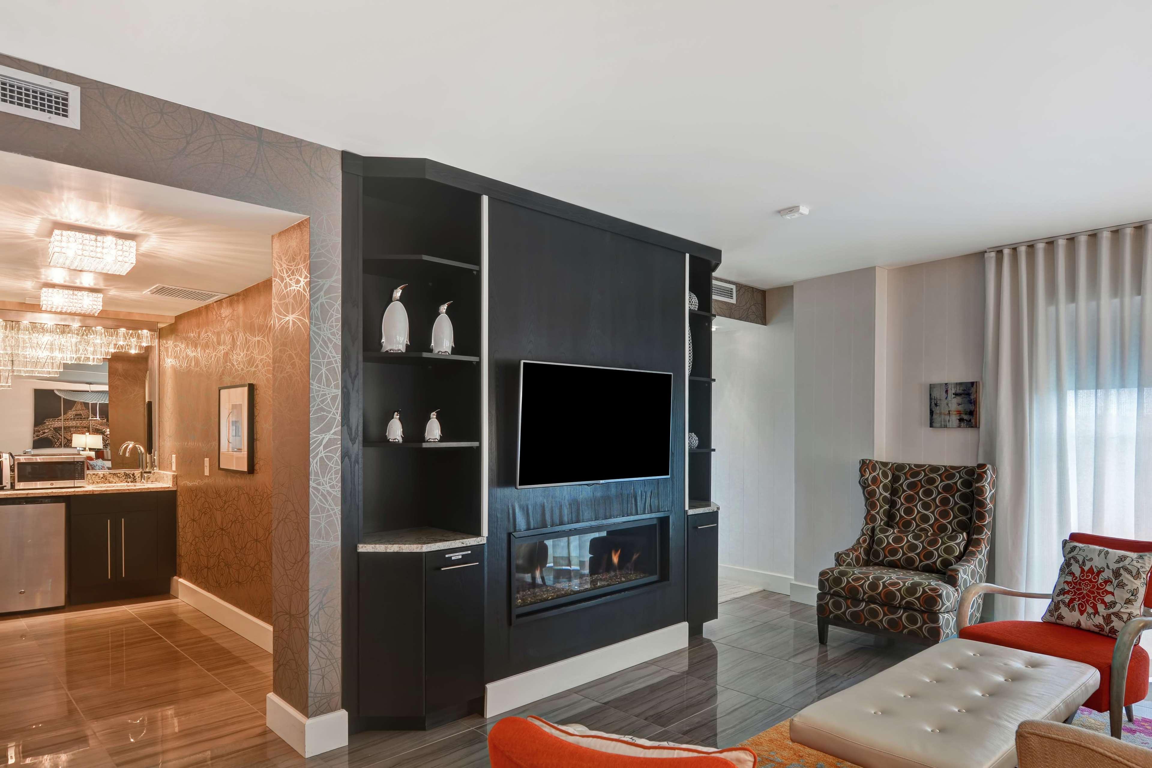 Hilton Garden Inn Raleigh/Crabtree Valley Extérieur photo
