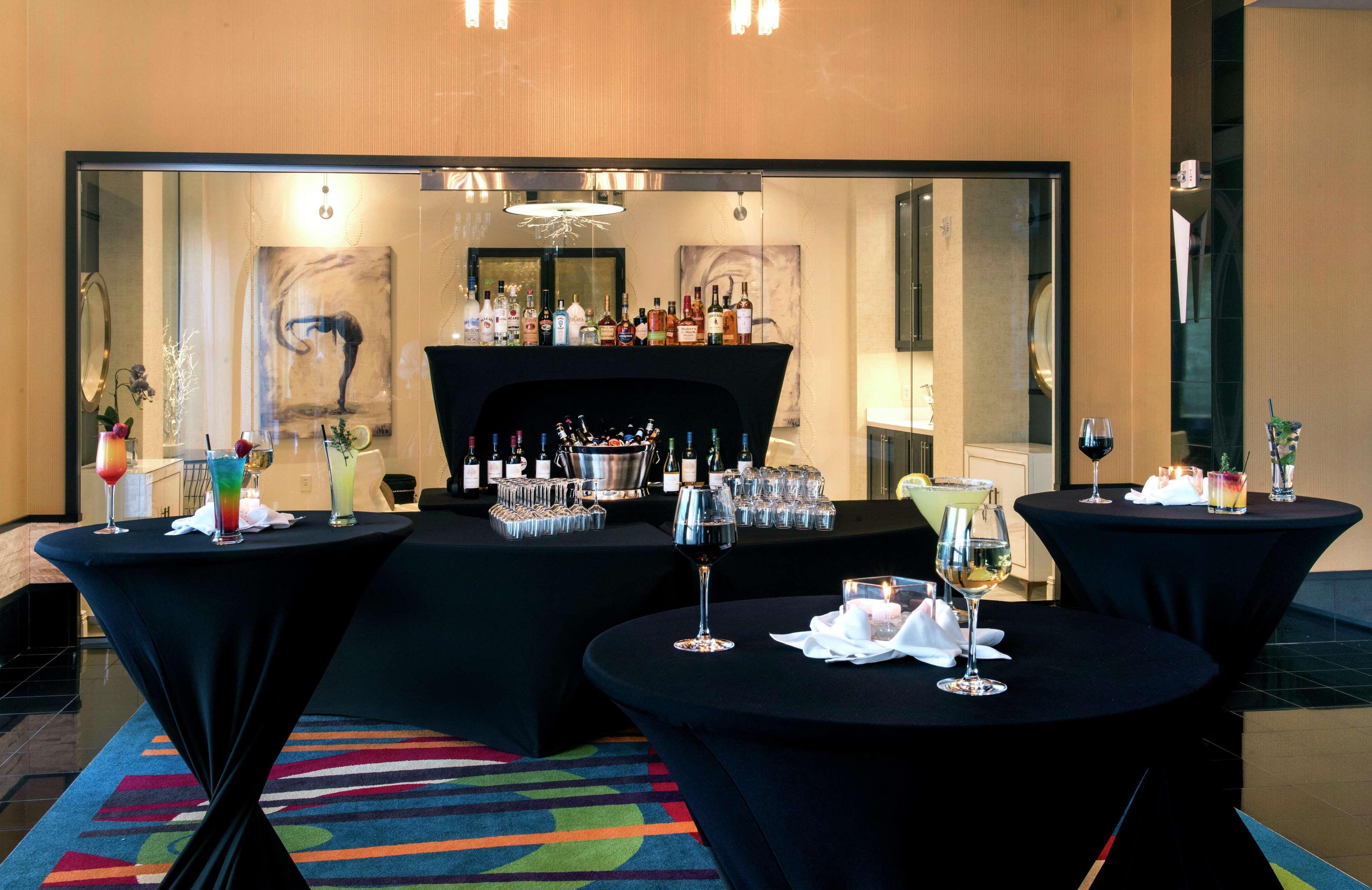 Hilton Garden Inn Raleigh/Crabtree Valley Extérieur photo