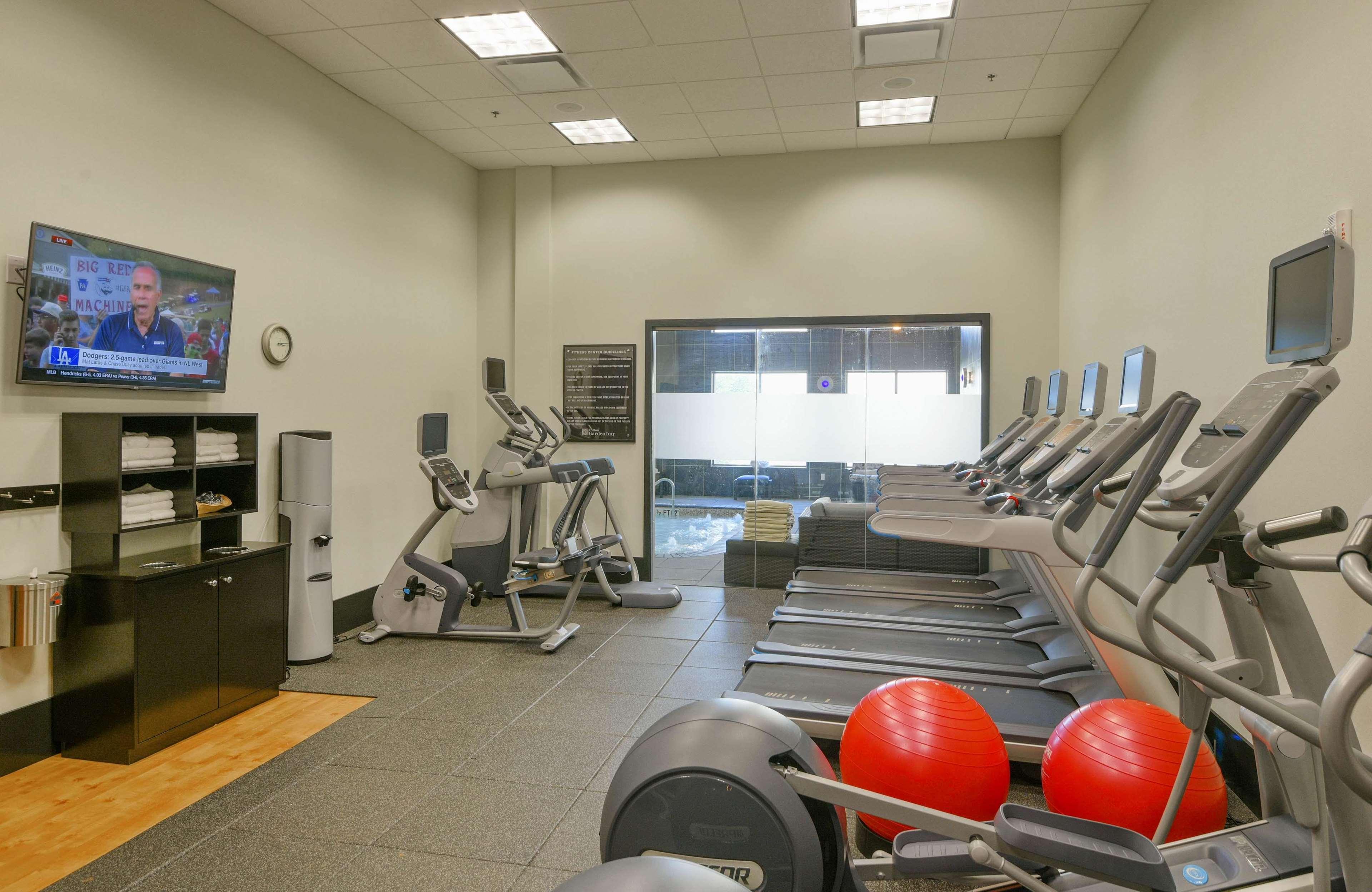 Hilton Garden Inn Raleigh/Crabtree Valley Extérieur photo