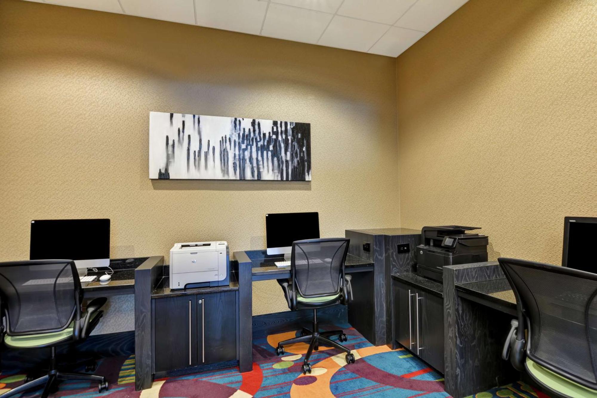 Hilton Garden Inn Raleigh/Crabtree Valley Extérieur photo