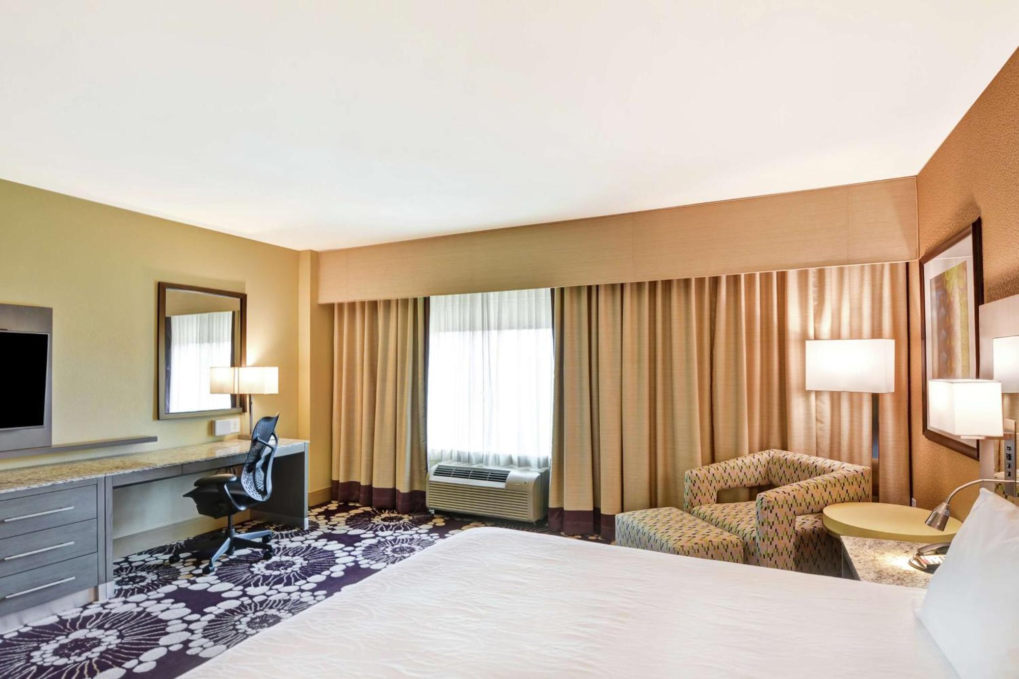 Hilton Garden Inn Raleigh/Crabtree Valley Extérieur photo