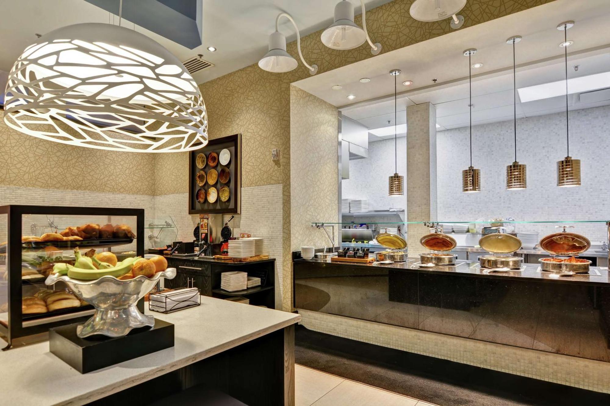 Hilton Garden Inn Raleigh/Crabtree Valley Extérieur photo