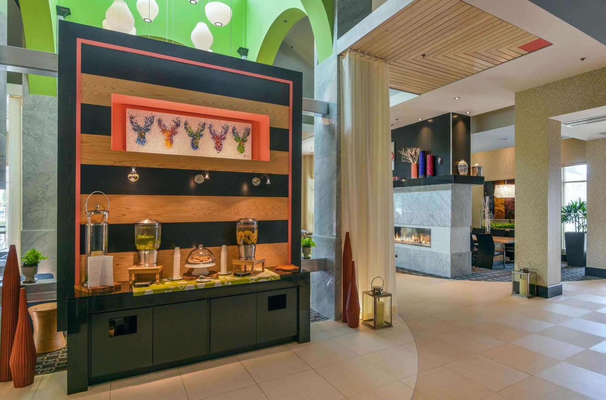 Hilton Garden Inn Raleigh/Crabtree Valley Extérieur photo