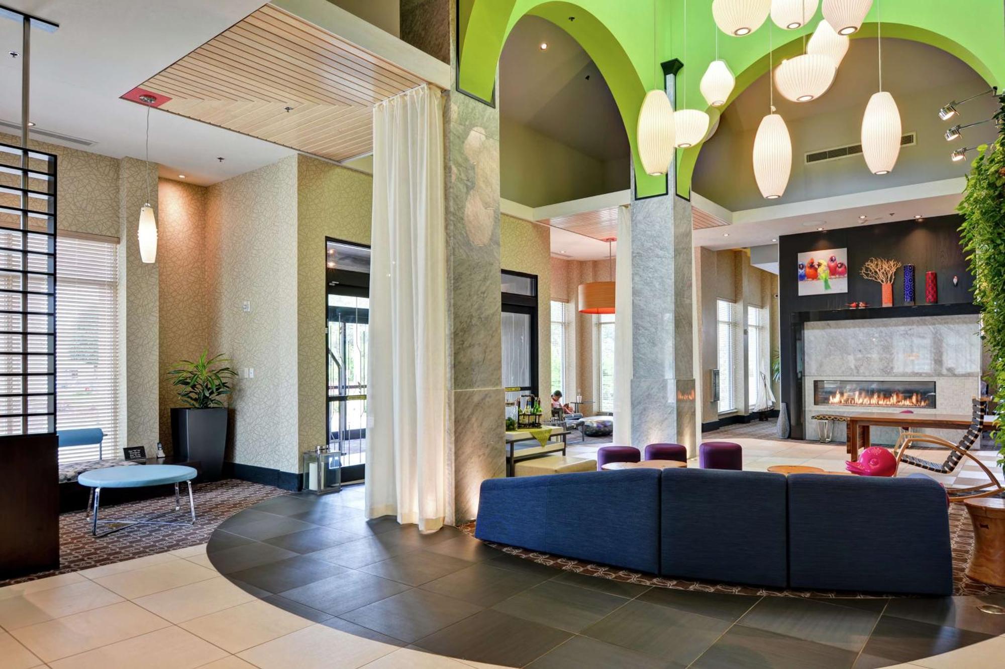 Hilton Garden Inn Raleigh/Crabtree Valley Extérieur photo