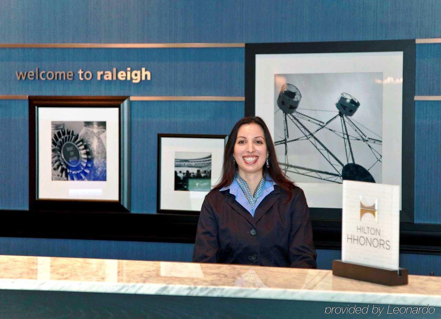 Hilton Garden Inn Raleigh/Crabtree Valley Extérieur photo